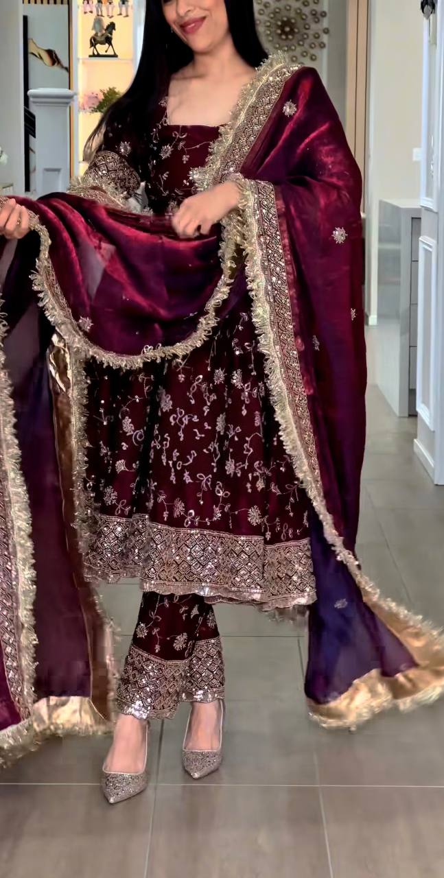 Editorial Garnet Flared Couture